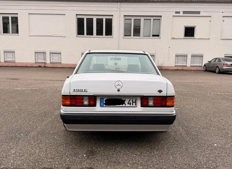 Second-hand Mercedes 190 132 CP (97 kW) 1989 Alb Berlinǎ