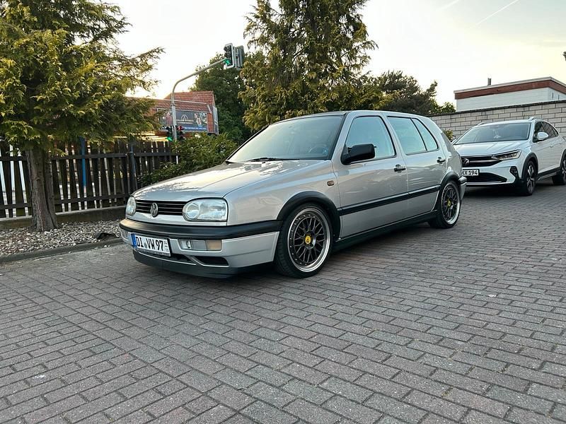Silber Gebraucht 1997 VW Golf III GT Kleinwagen | 8.800 € - Bild 1/4