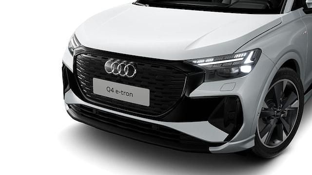 Gebraucht Audi Q4 Sportback e-tron Ambiente 150 kW (204 PS) 2023 Gletscherweiß metallic SUV