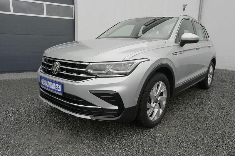Silber Gebraucht 2021 VW Tiguan Elegance SUV | 26.600 € (Superpreis) - Bild 1/4