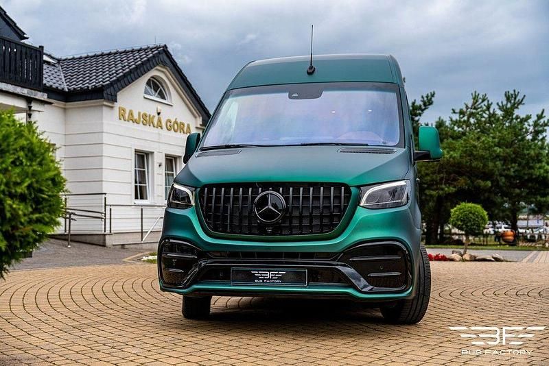 Neu Mercedes Sprinter 190 PS (139 kW) 2025 Grün Van