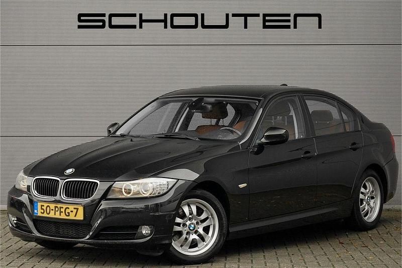 Schwarz Gebraucht 2011 BMW 320 Limousine | 4.900 € (Guter Preis) - Bild 1/3