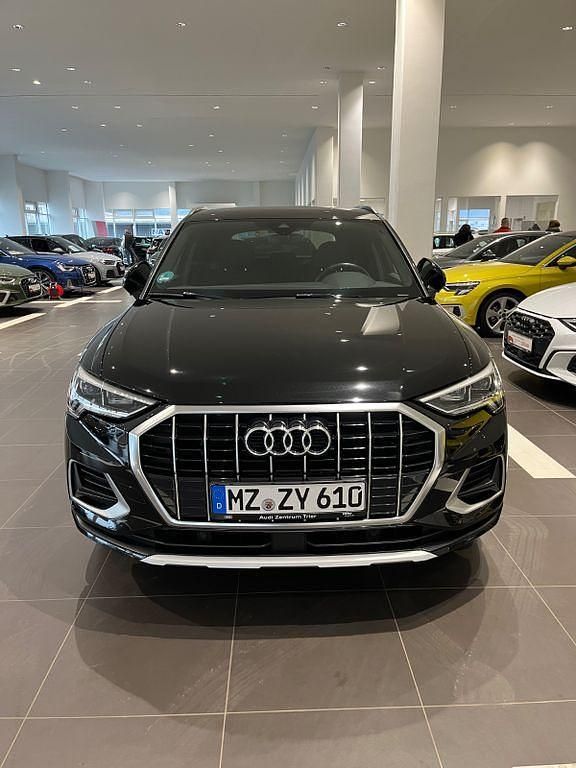 Schwarz Gebraucht 2020 Audi Q3 Advanced Plus SUV | 28.999 € (Etwas zu teuer) - Bild 1/4