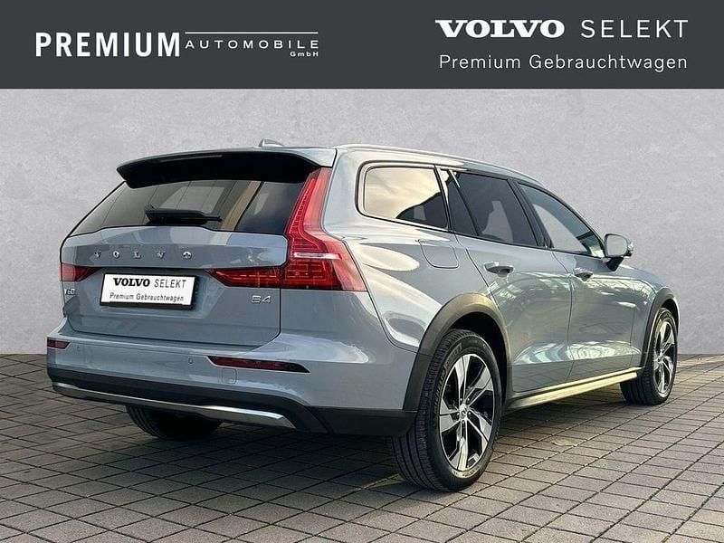 Gebraucht Volvo V60 CC Plus 197 PS (144 kW) 2023 Grau Kombi