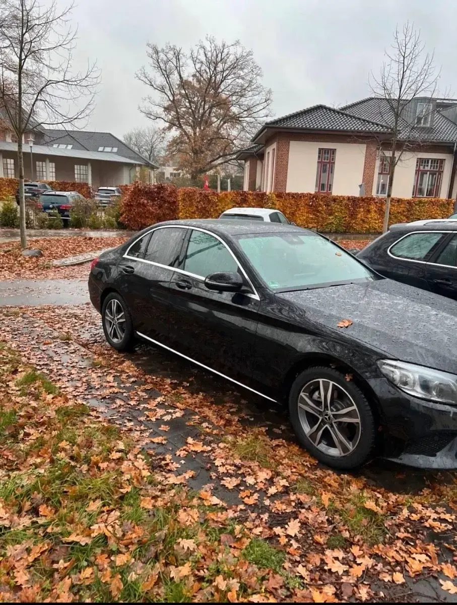 Gebraucht Mercedes C200 Avantgarde 160 PS (117 kW) 2019 Schwarz Limousine