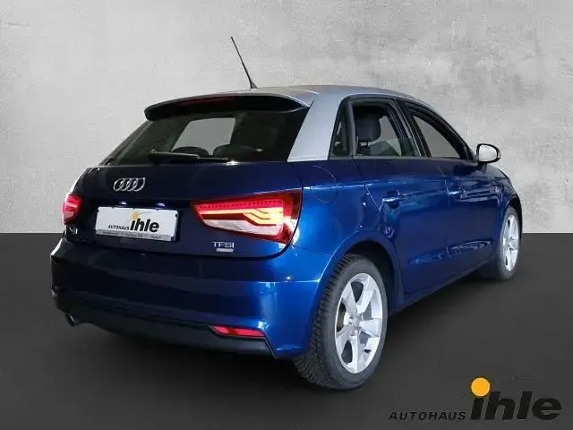 Gebraucht Audi A1 Sportback Sport 95 PS (69 kW) 2016 Scubablau metallic Kleinwagen