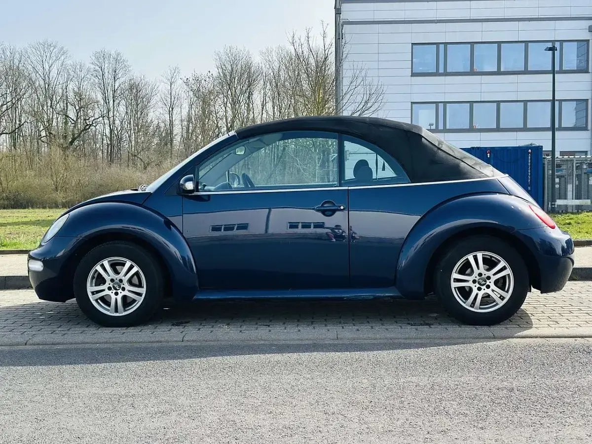Gebraucht VW New Beetle Cabriolet 75 PS (55 kW) 2003 Blau Cabrio