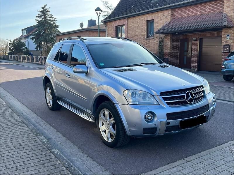 Gebraucht Mercedes ML320 AMG 224 PS (164 kW) 2008 Blau SUV