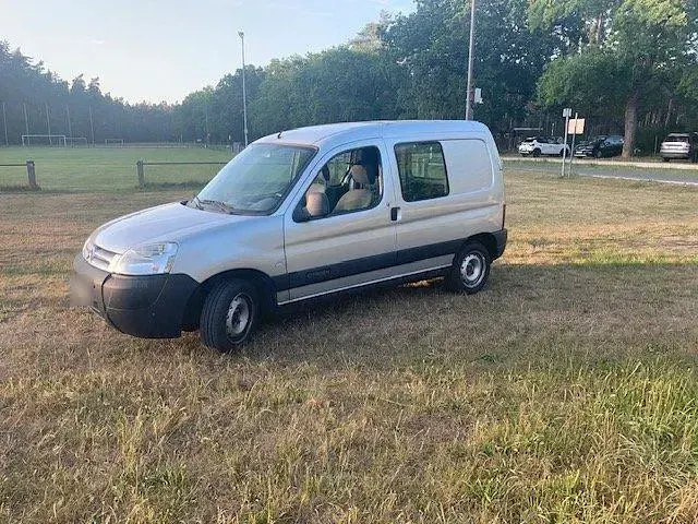 Gebraucht Citroën Berlingo 90 PS (66 kW) 2005 Silber Van / Kleinbus