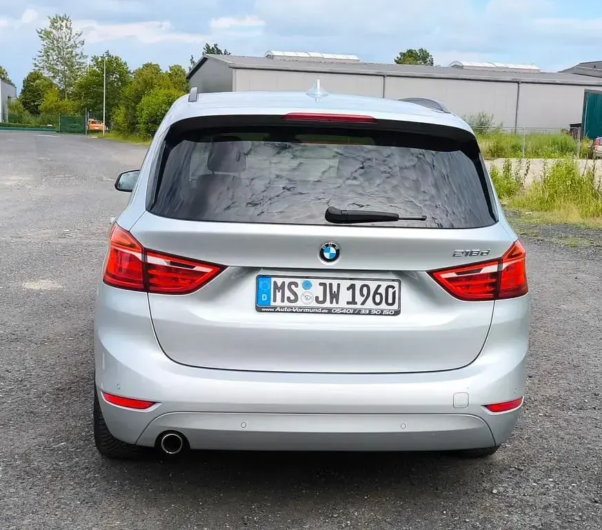 Gebraucht BMW 218 Gran Tourer Advantage 150 PS (110 kW) 2015 Silber Van / Kleinbus