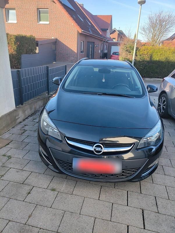 Gebraucht Opel Astra 131 PS (96 kW) 2013 Schwarz Kombi