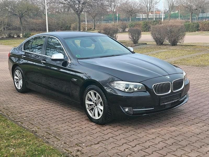 Gebraucht BMW 530 245 PS (180 kW) 2011 Schwarz Kombi