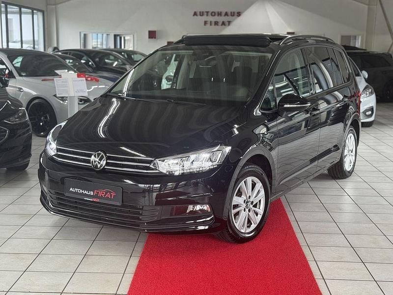 Schwarz Gebraucht 2024 VW Touran Comfortline Van / Kleinbus | 29.449 € (Fairer Preis) - Bild 1/4