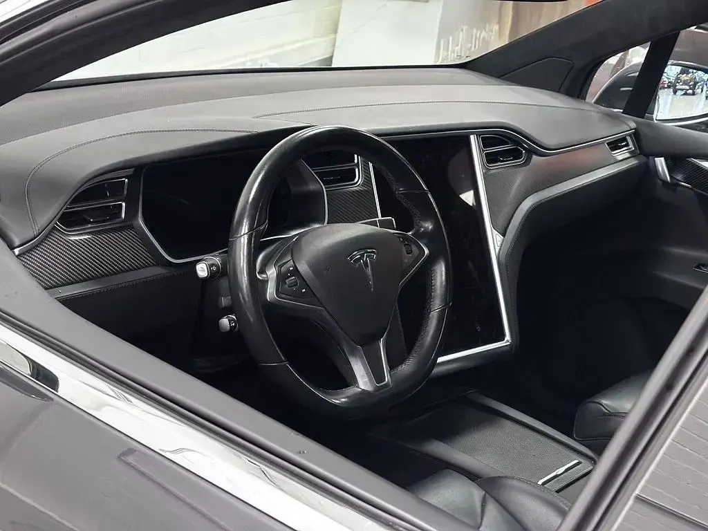 Usado Tesla Model X 244 kW (333 CV) 2018 Gris SUV
