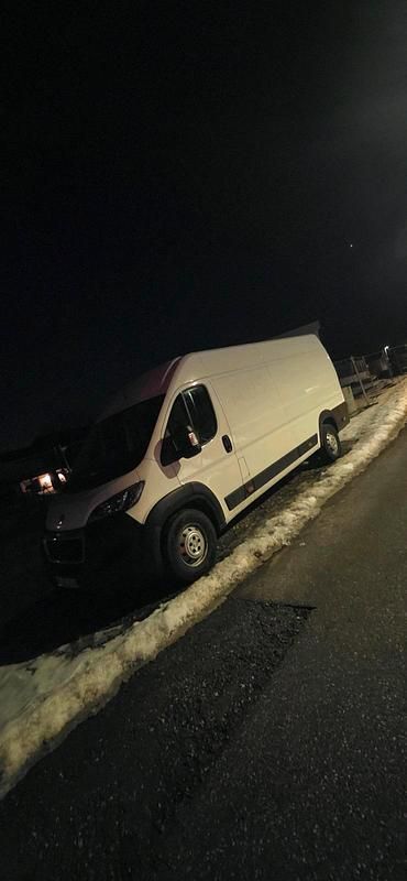 Gebraucht Peugeot Boxer 163 PS (119 kW) 2021 Weiß Van