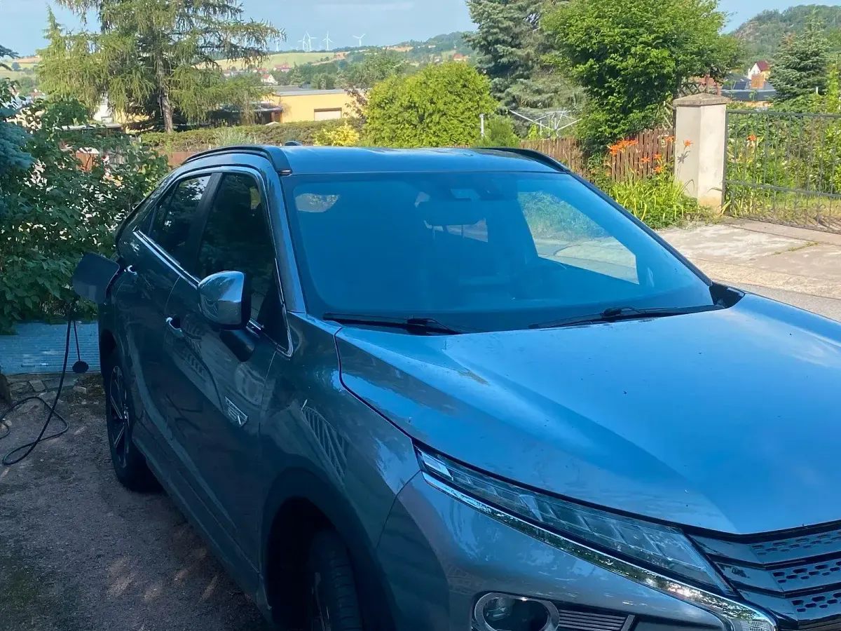 Gebraucht Mitsubishi Eclipse Cross Plus 188 PS (138 kW) 2022 Grau SUV