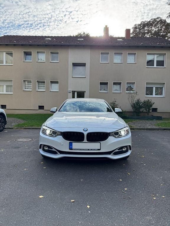 Weiß Gebraucht 2015 BMW 420 Coupé | 17.450 € (Guter Preis) - Bild 1/4
