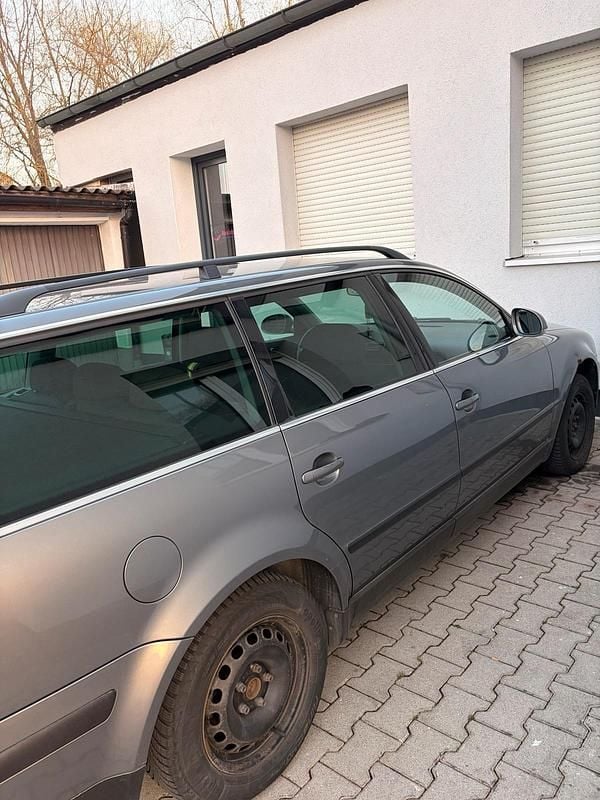 Gebraucht VW Passat 131 PS (96 kW) 2005 Grau Kombi