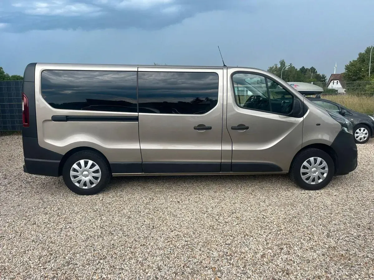 Gebraucht Opel Vivaro 145 PS (106 kW) 2018 Beige Van / Kleinbus