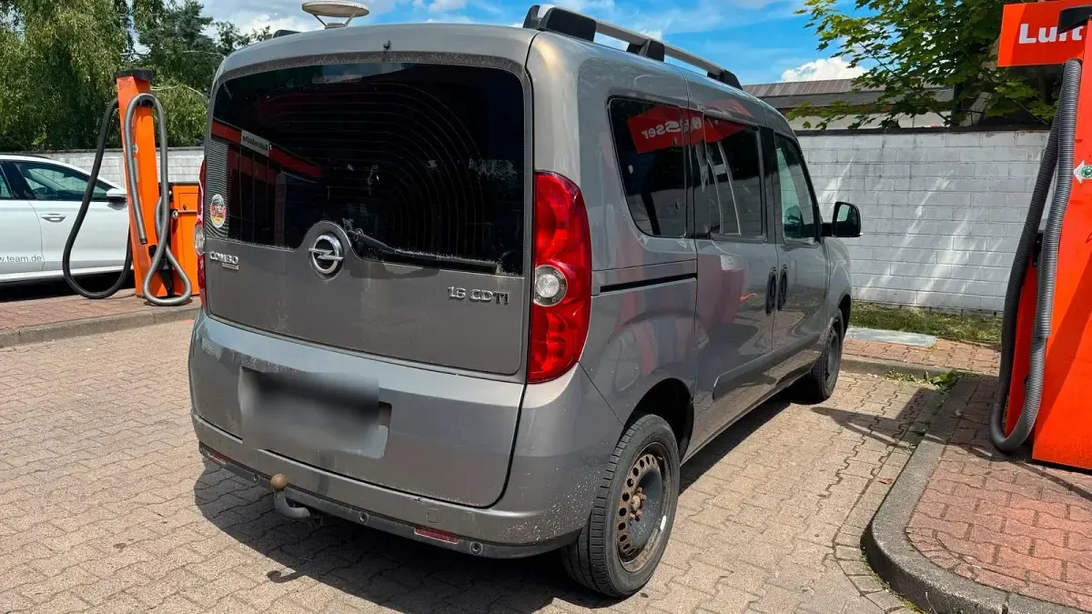 Gebraucht Opel Combo 105 PS (77 kW) 2012 Grau Van / Kleinbus