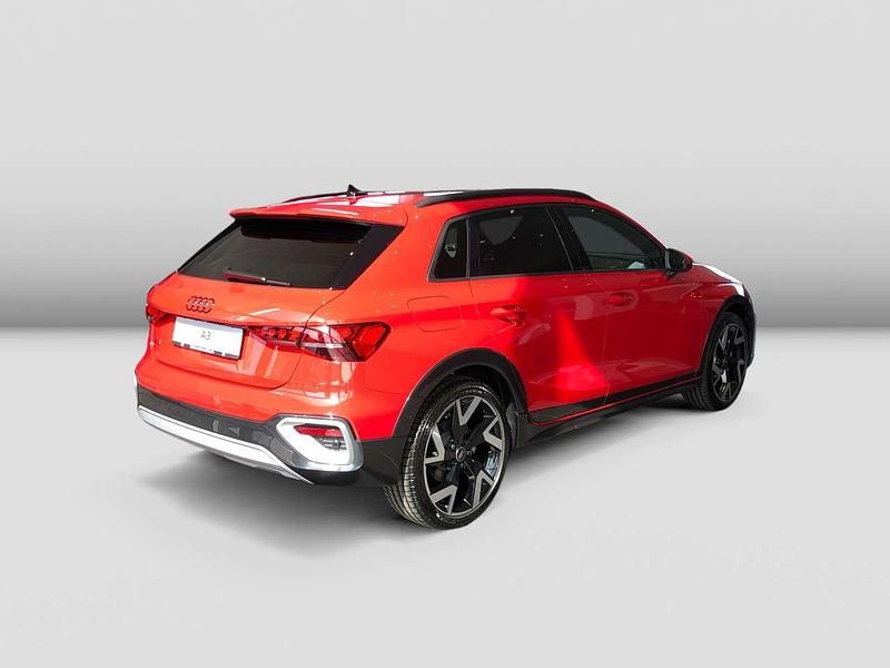 Gebraucht Audi A3 Sport 150 PS (110 kW) 2025 Progressivrot metallic Limousine