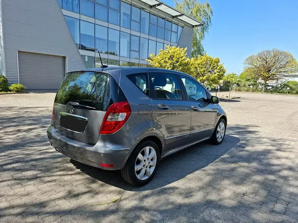 Gebraucht Mercedes A200 136 PS (100 kW) 2010 Grau Van / Kleinbus