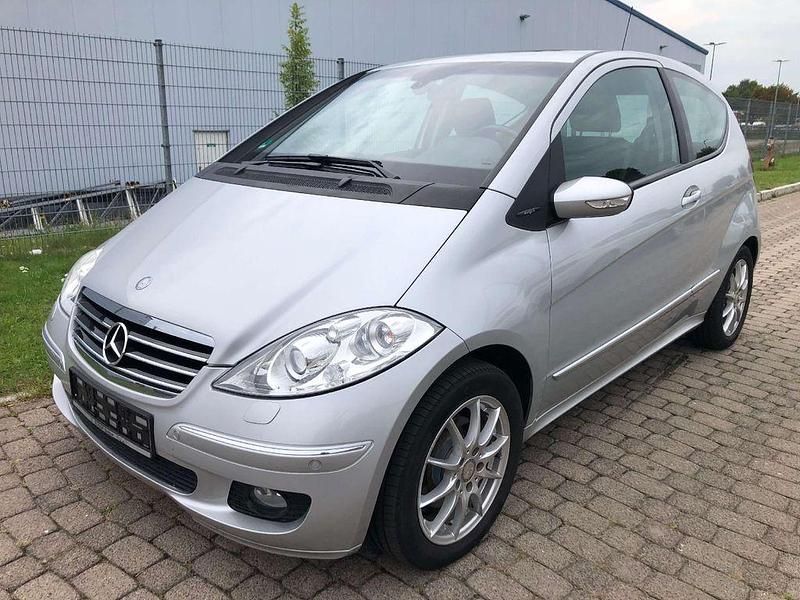 Polarsilber metalliclack (metallic) Gebraucht 2004 Mercedes A200 Avantgarde Kleinwagen | 3.500 € (Fairer Preis) - Bild 1/4