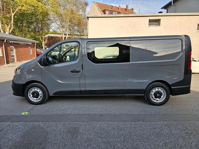 Gebraucht Renault Trafic 120 PS (88 kW) 2017 Grau Van / Kleinbus