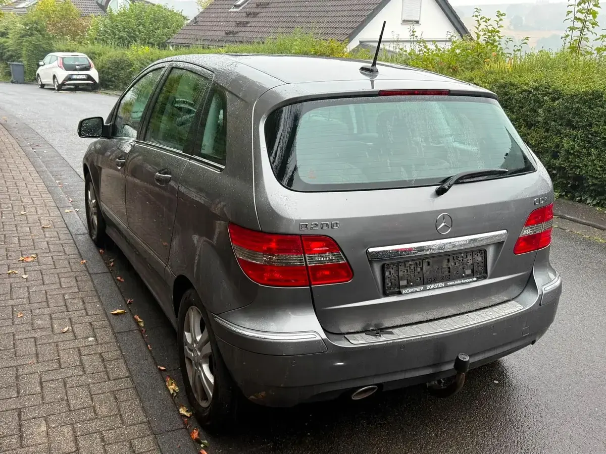 Gebraucht Mercedes B200 140 PS (102 kW) 2008 Grau Van / Kleinbus