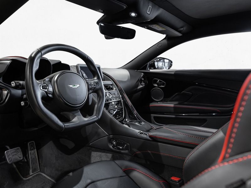 Gebraucht Aston Martin DBS 725 PS (533 kW) 2020 Onyx black Coupé