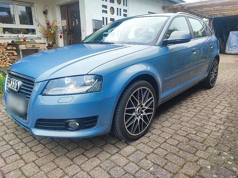 Gebraucht Audi A3 Attraction 125 PS (91 kW) 2010 Blau Kleinwagen
