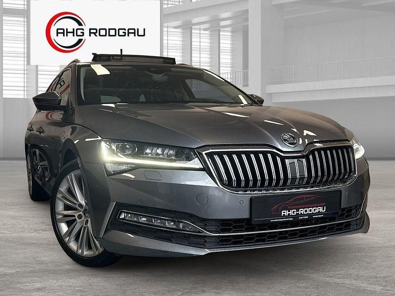 Grau Gebraucht 2022 Skoda Superb LAURIN & KLEMENT Kombi | 25.999 € (Superpreis) - Bild 1/4