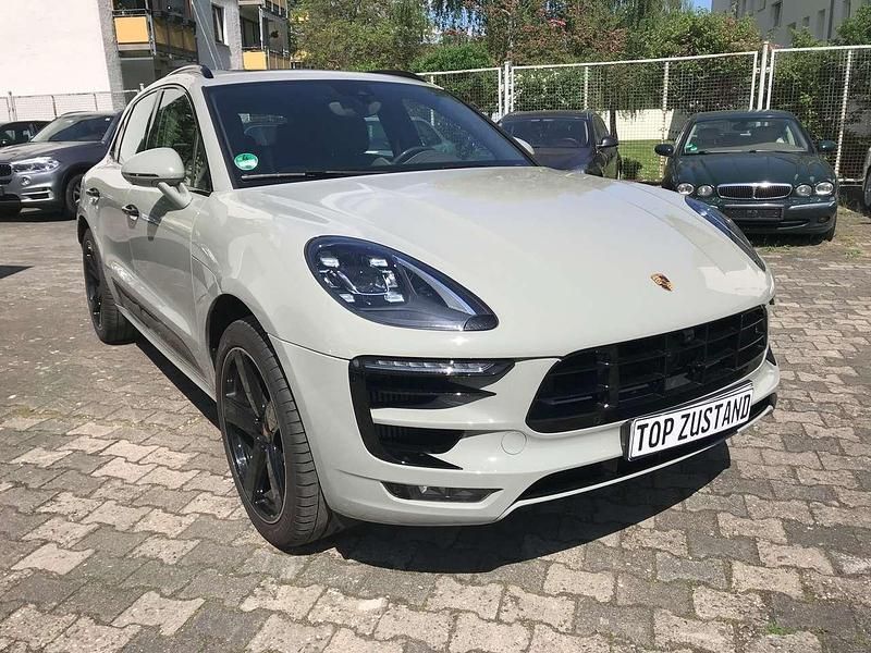 Unifarbe n.wahl farbe grau Gebraucht 2016 Porsche Macan Turbo Chrono SUV | 67.900 € - Bild 1/4