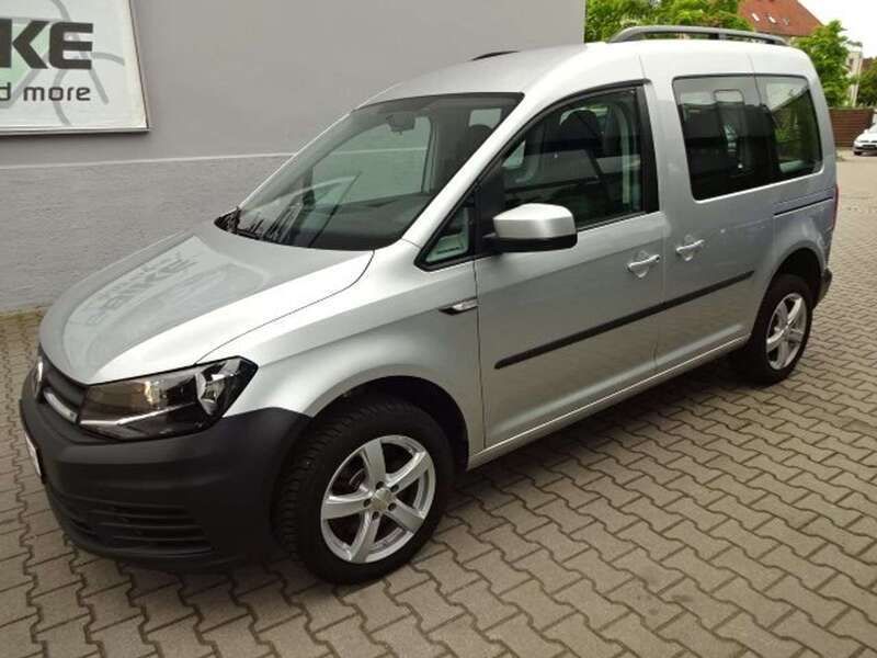 Reflexsilber metallic Gebraucht 2015 VW Caddy Trendline Van / Kleinbus | 20.550 € (Teuer) - Bild 1/4