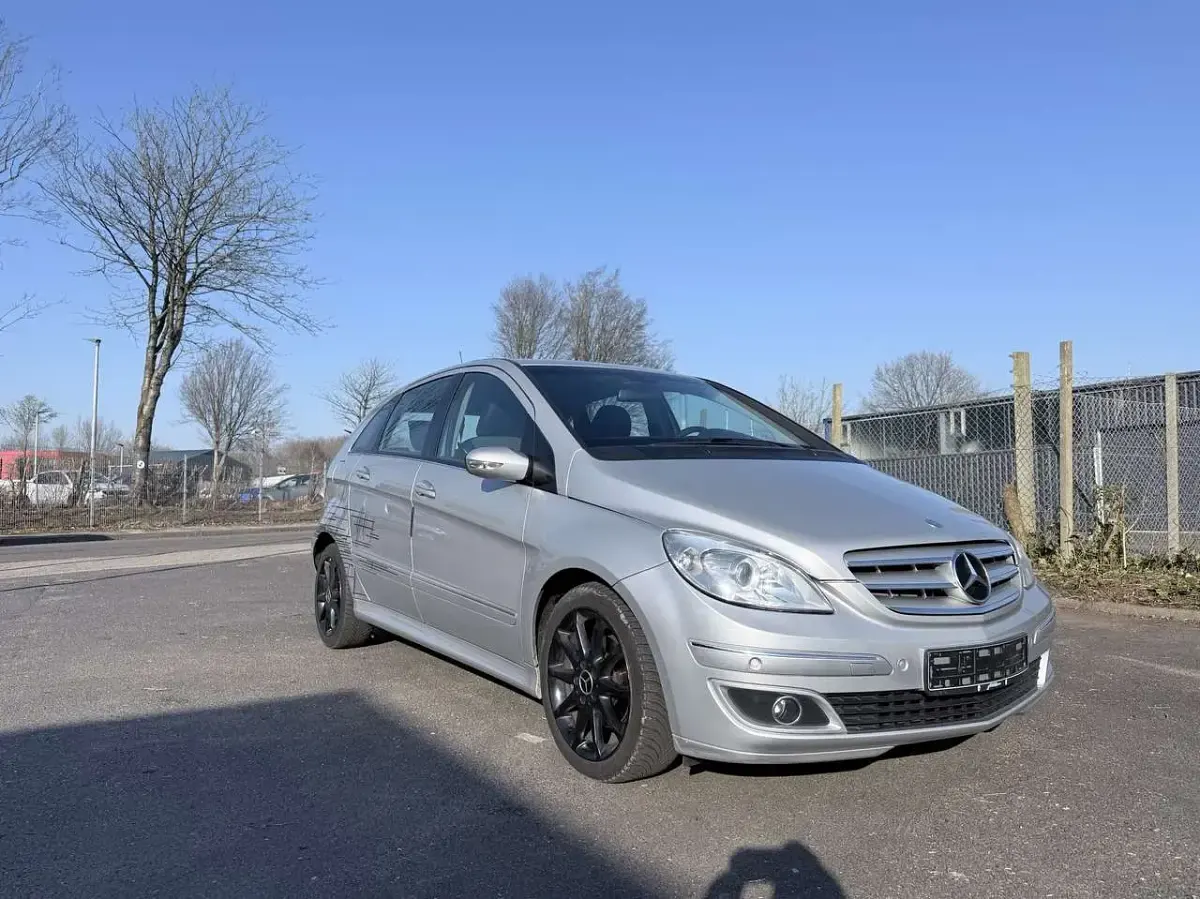Gebraucht Mercedes B180 109 PS (80 kW) 2007 Grau Van / Kleinbus