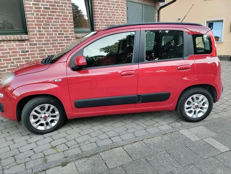 Gebraucht Fiat Panda 86 PS (63 kW) 2014 Rot Kleinwagen