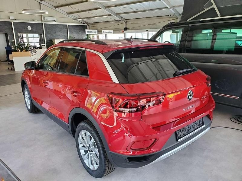 Gebraucht VW T-Roc Life 150 PS (110 kW) 2024 Kings red metallic SUV