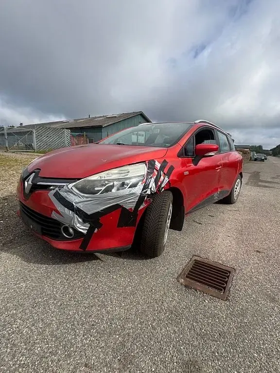 Gebraucht Renault Clio IV Dynamique 90 PS (66 kW) 2014 Rot Limousine