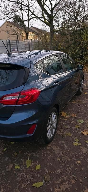 Gebraucht Ford Fiesta 105 PS (77 kW) 2018 Blau Kleinwagen