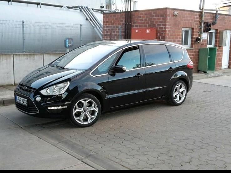 Schwarz Gebraucht 2025 Ford S-MAX S Van / Kleinbus | 6.999 € - Bild 1/4