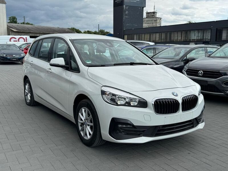 Gebraucht BMW 216 Performance 116 PS (85 kW) 2021 Weiß Van / Kleinbus