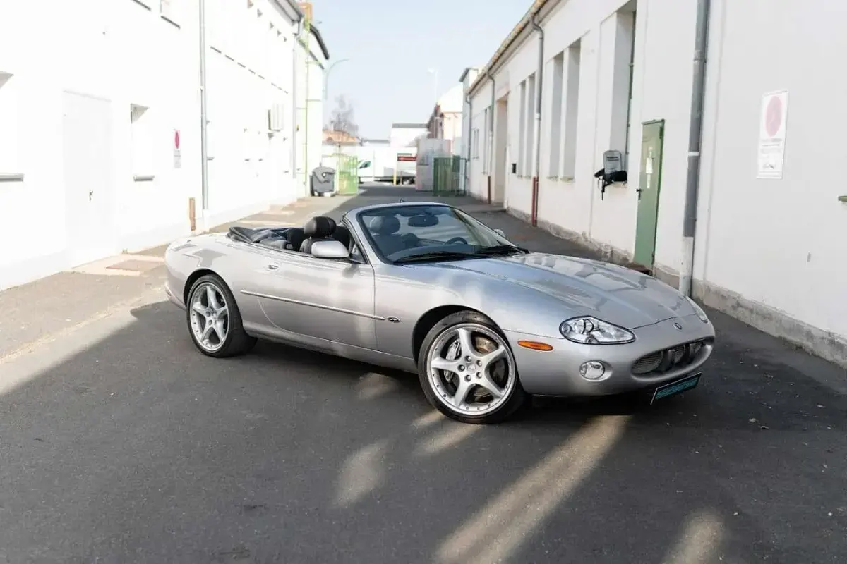 Gebraucht Jaguar XKR S 363 PS (266 kW) 2000 Silber Cabrio
