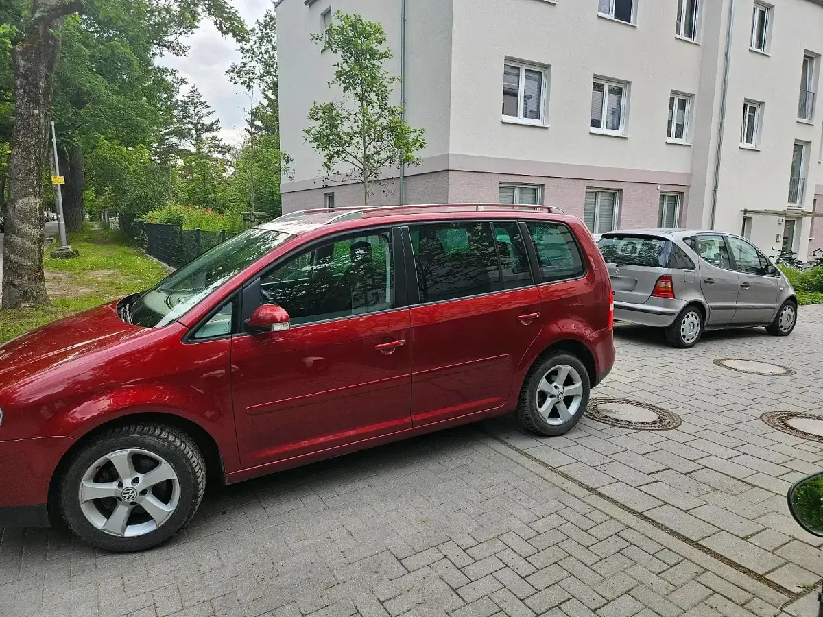 Gebraucht VW Touran 101 PS (74 kW) 2005 Rot Van / Kleinbus