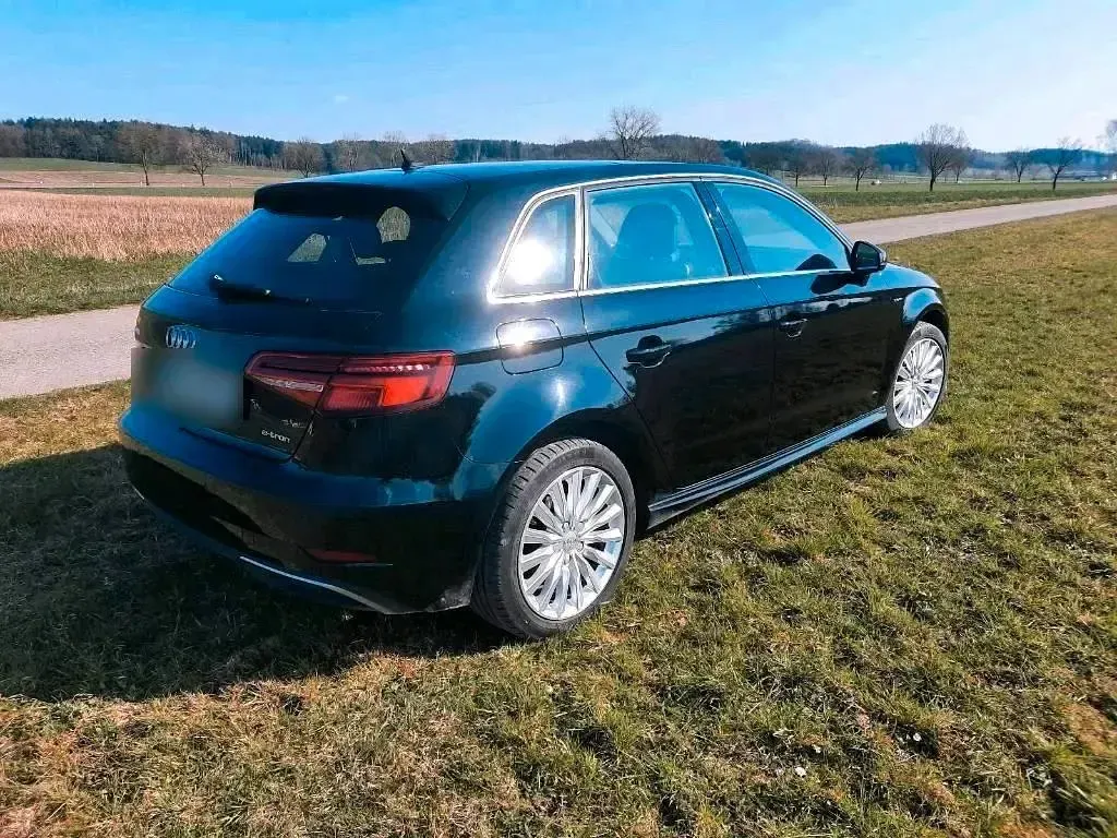 Gebraucht Audi A3 e-tron Design 250 PS (183 kW) 2018 Schwarz Kleinwagen