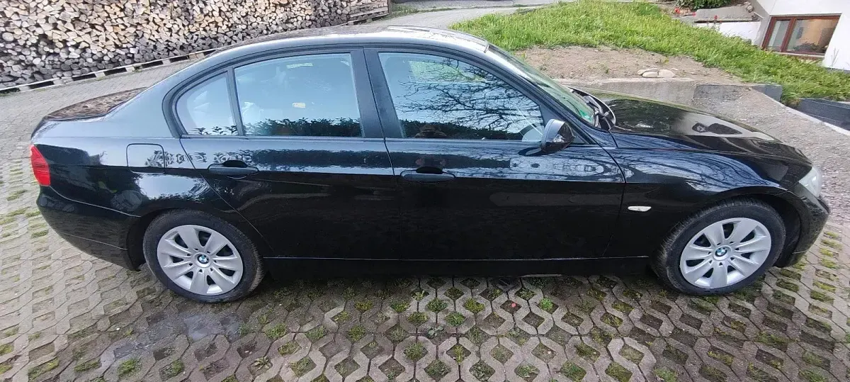 Gebraucht BMW 318 129 PS (94 kW) 2007 Schwarz Limousine