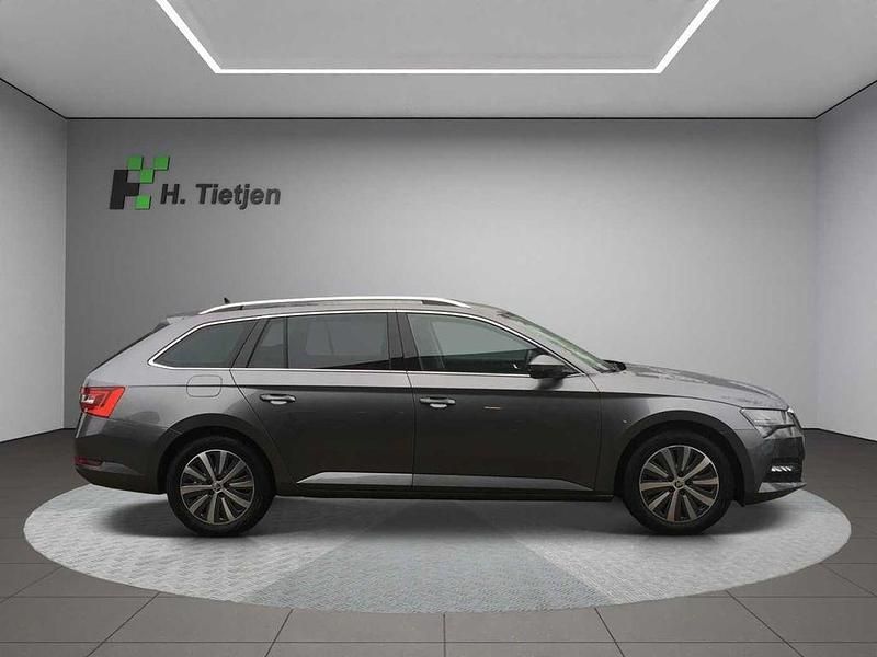 Gebraucht Skoda Superb Ambition 200 PS (147 kW) 2022 Grau Kombi
