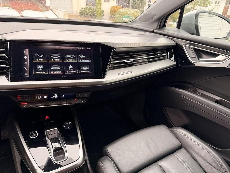 Gebraucht Audi Q4 e-tron Ambiente 219 kW (299 PS) 2021 Silber SUV