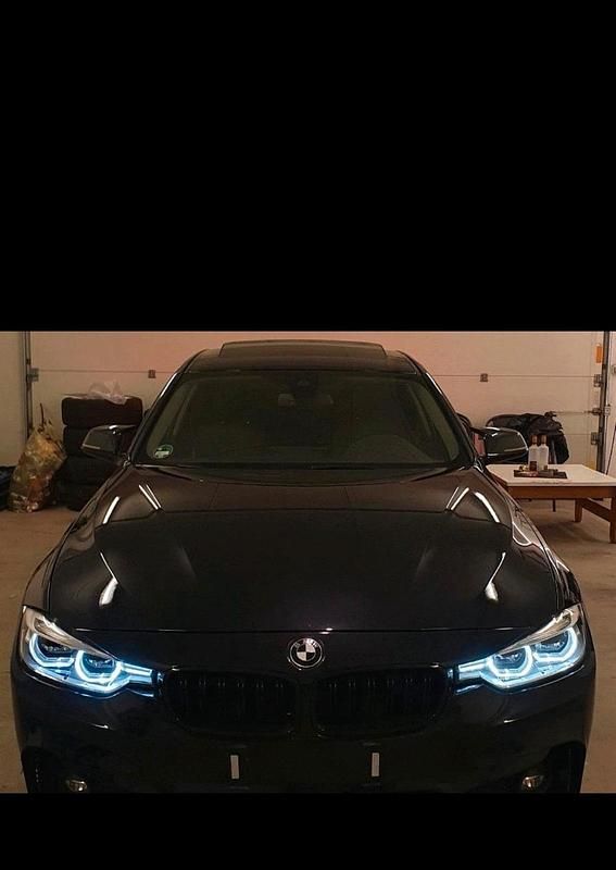 Schwarz Gebraucht 2015 BMW 330 M Performance Limousine | 18.500 € - Bild 1/4