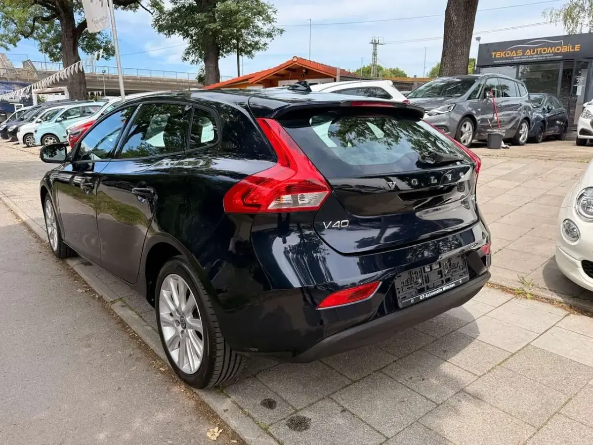 Gebraucht Volvo V40 120 PS (88 kW) 2015 Magic blue Limousine
