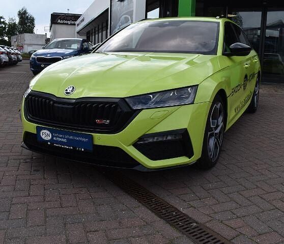 Gebraucht Skoda Octavia RS 245 PS (180 kW) 2024 Mamba grün Kombi